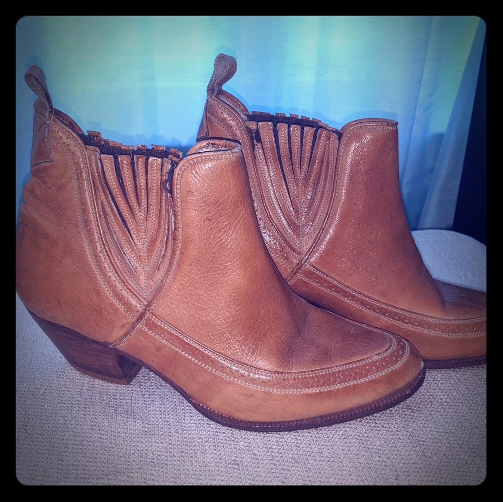 Vintage  Mexican leather Western/cowboy booties.
